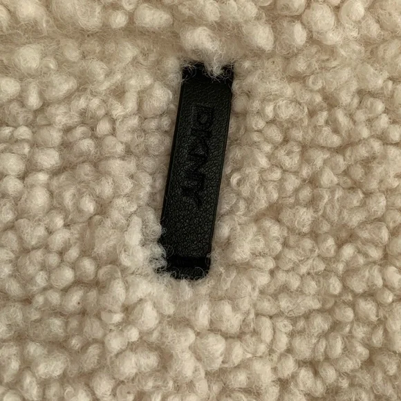 NWT DKNY Cream Faux Fur Peacoat Zipped Pockets Back Logo XL - Picture 6 of 15